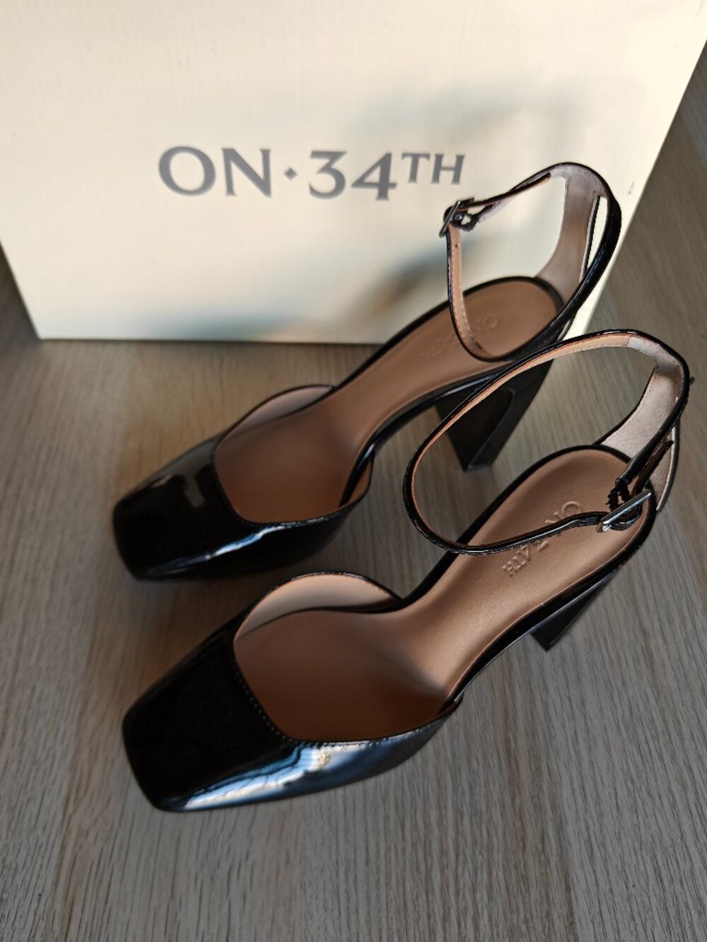 ON 34TH DAREEN ANKLE STRAP PUMPS (SIZE 7M)